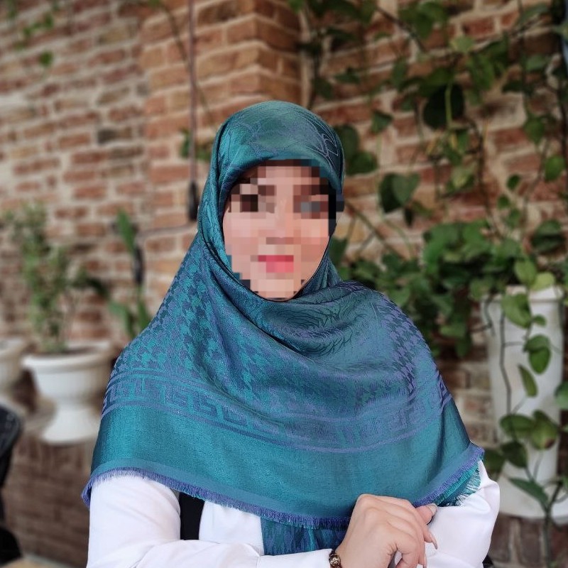 روسری ابریشم نخ دو رو لمه دار در 6 رنگ خاص