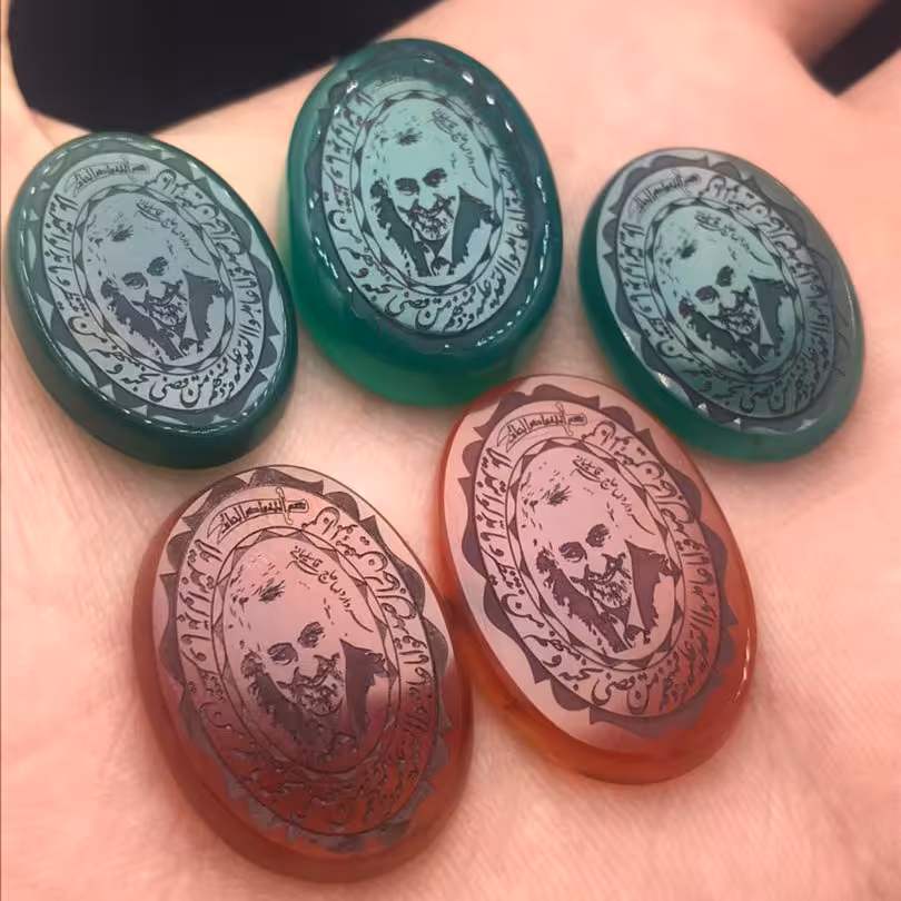 سنگ عقیق با حکاکی سردار دلها