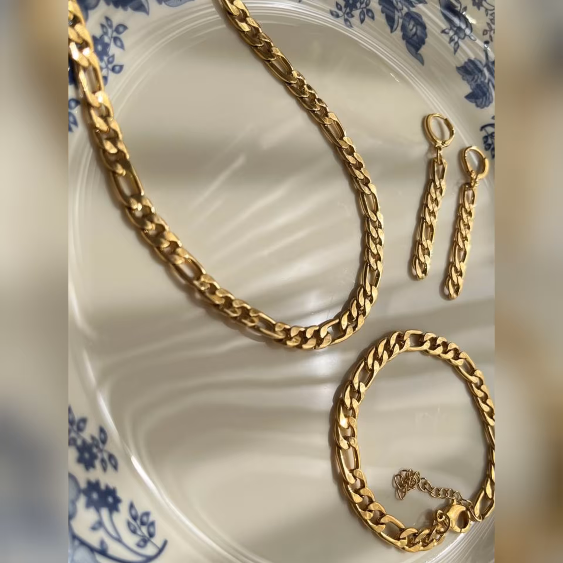 سرویس فیگارو تمام استیل رنگ ثابت طلایی