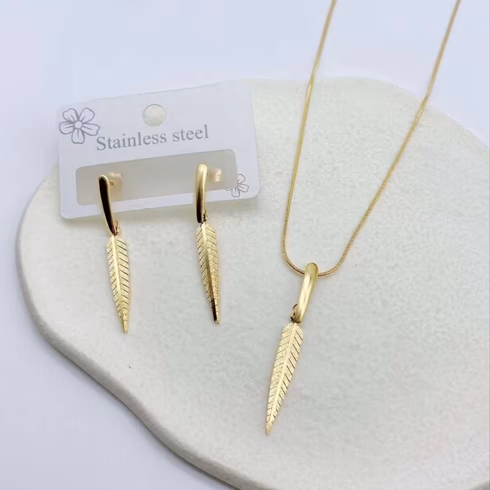 اکسسوری بدلیجات نیمست طرح   پر  جنس استیل 