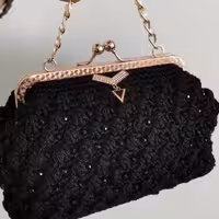 کیف بافتنی مشکی دهانه فلزی