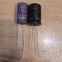 خازن الکترولیت 33 میکرو فاراد 250 ولت  کد محصول 65  پک بسته  20عددی 