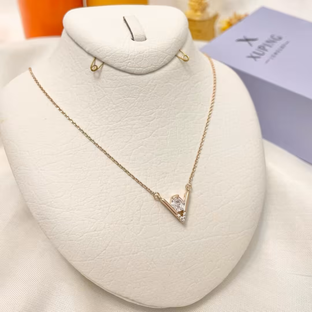 گردنبند ظریف و مینیمال مارک ژوپینگ