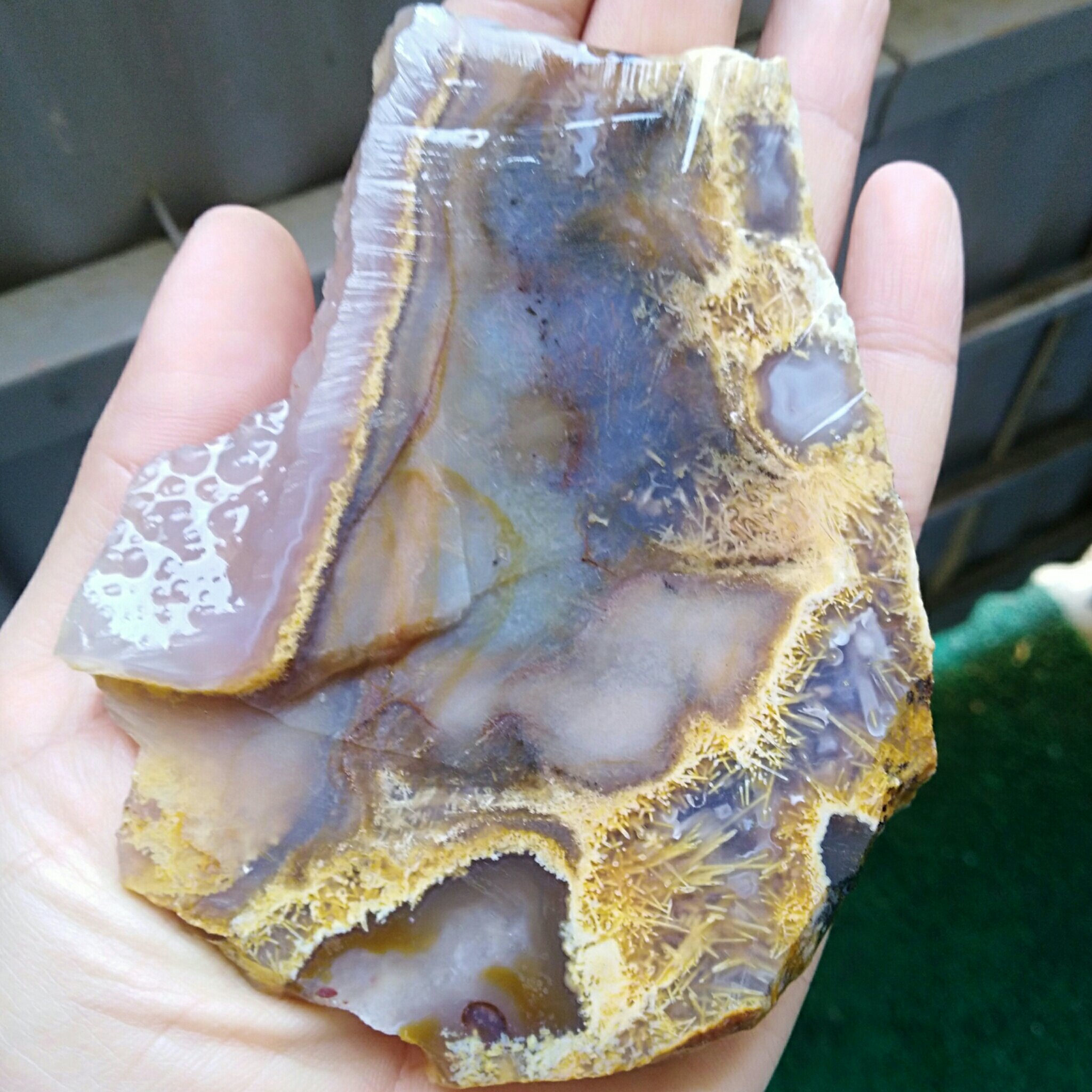 اسلایس راف عقیق سوسنی رتایل طلایی دار محشررررر دیدنی کاملا طبیعی