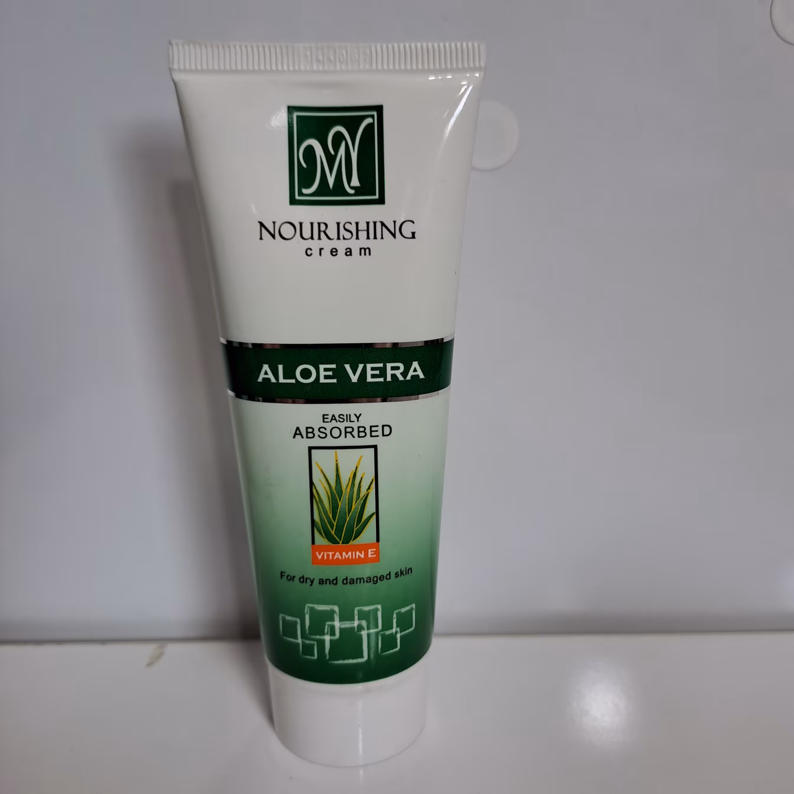 کرم تیوپی دست و صورت گیاهی آلوئه ورا