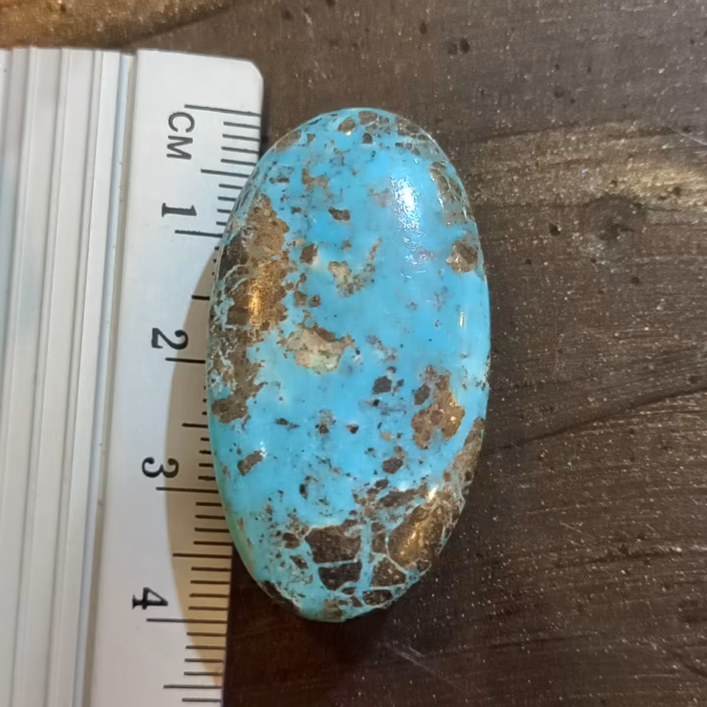 فیروزه نیشابورغول پیکر80درصدمغز  فیروزه ابعاد 4در2سانتی متر