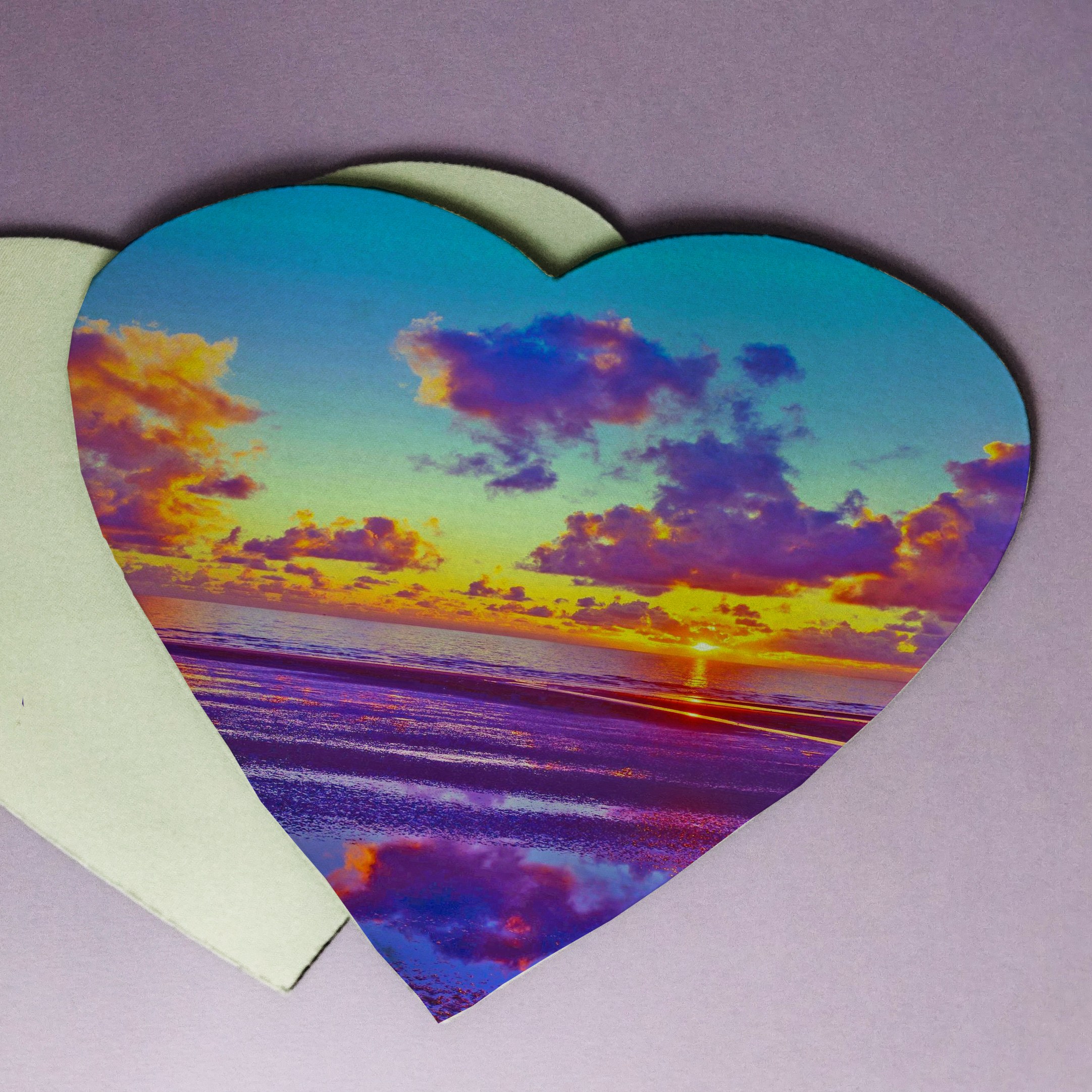 ماوس پد طرح قلب با چاپ عکس و طرح دلخواه شما بر روی محصول