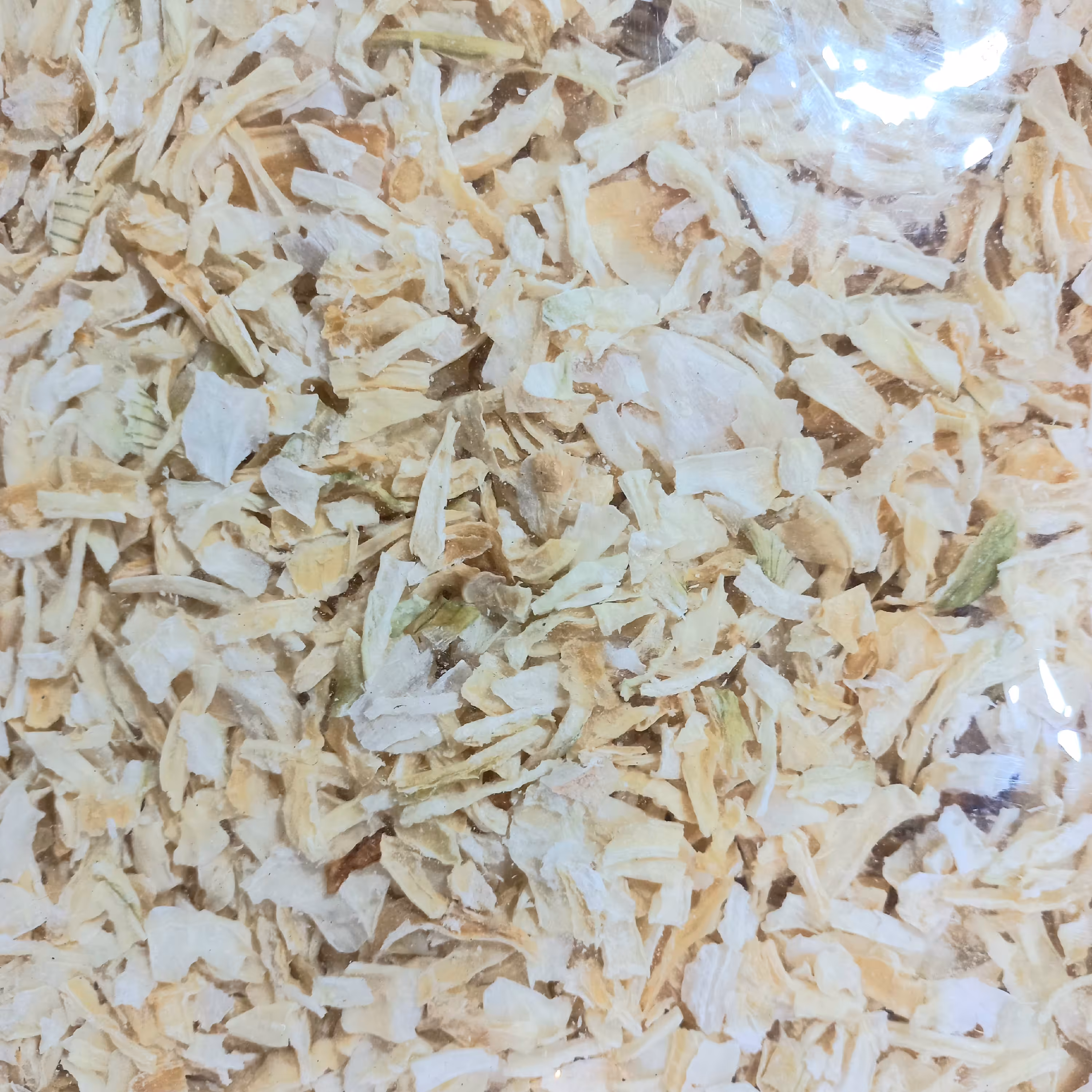 پیاز خشک شده اعلای درجه یک.  تمیز   و سفید. یک کیلویی با تخفیف به قیمت عمده