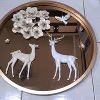 قاب  چوبی  با آینه ی برنز و تزیینات پلی استری