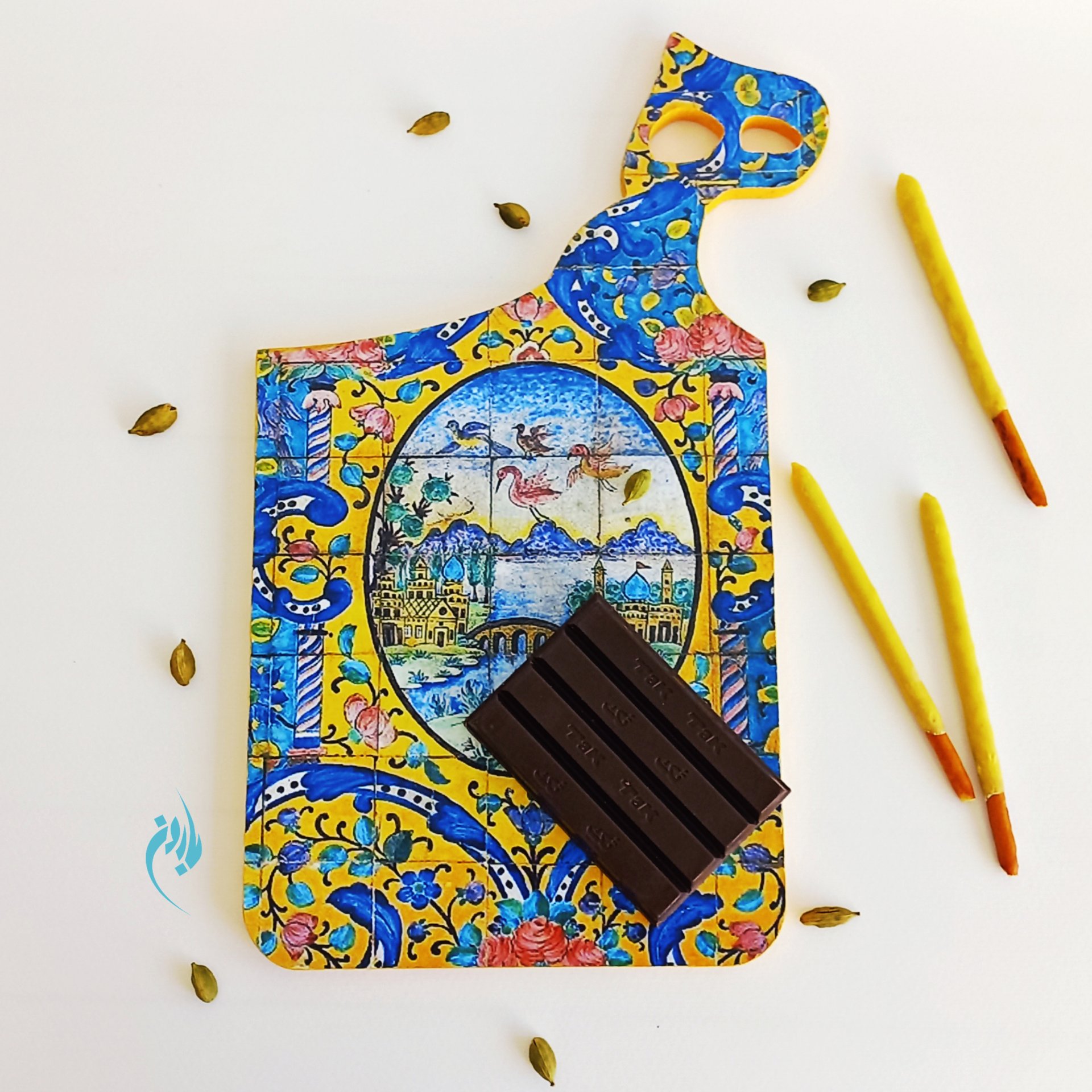 تخته سرو چوبی دکوپاژ طرح باغ بهشت قابل شستشو