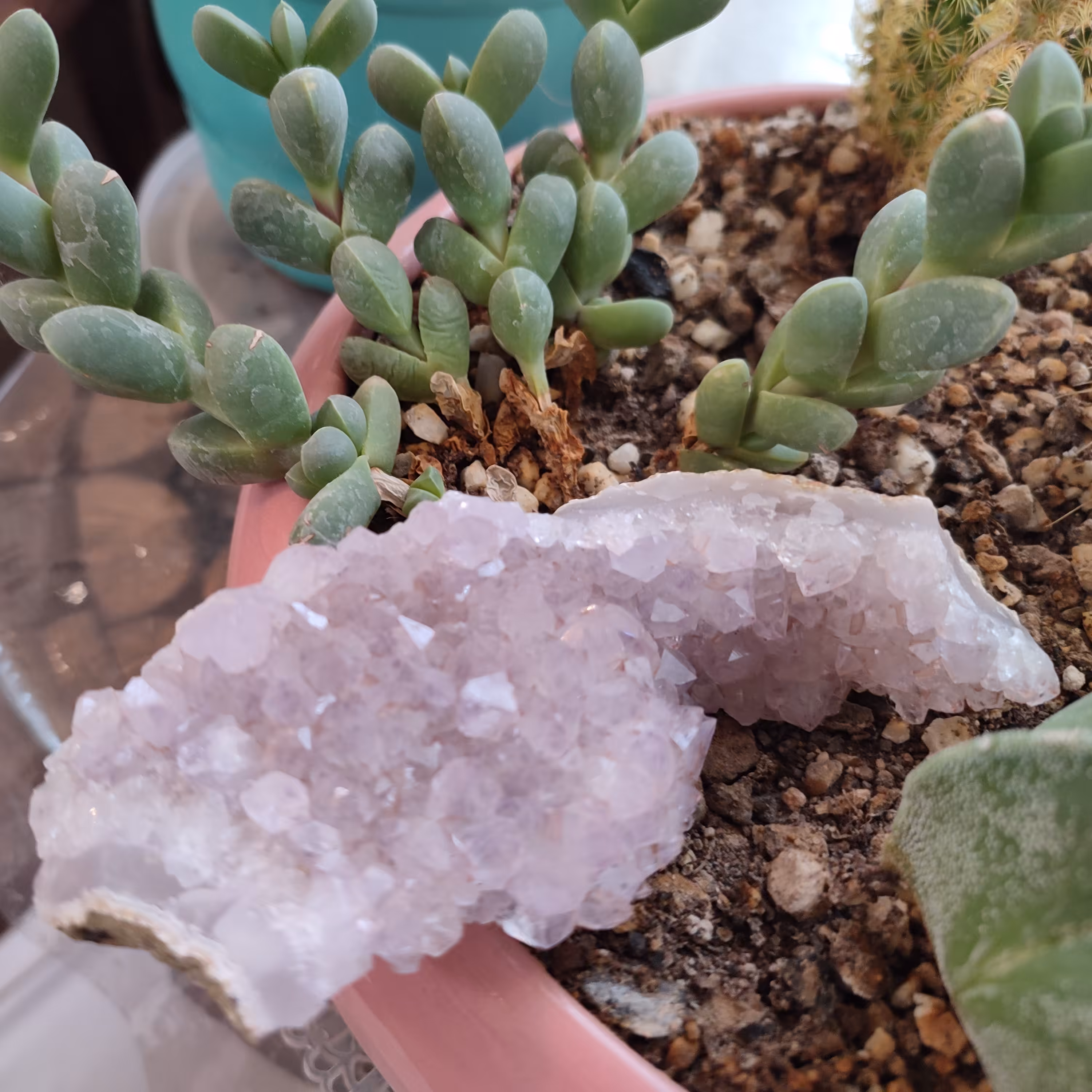 سنگ دکوری یا کلکسیونی آمیتیست معدنی و طبیعی 