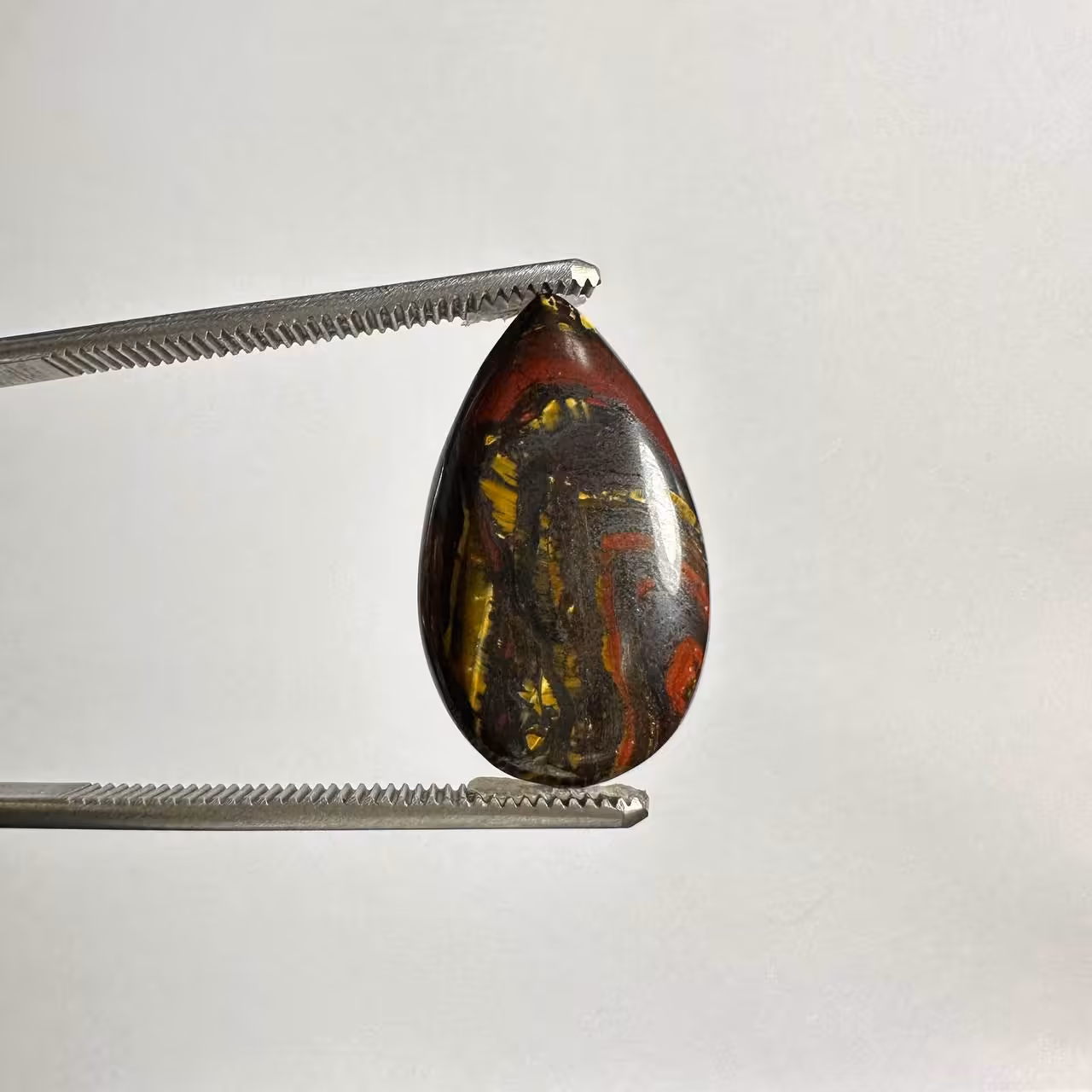 آیرون تایگر ای طبیعی (چشم ببر آهنی) 235133