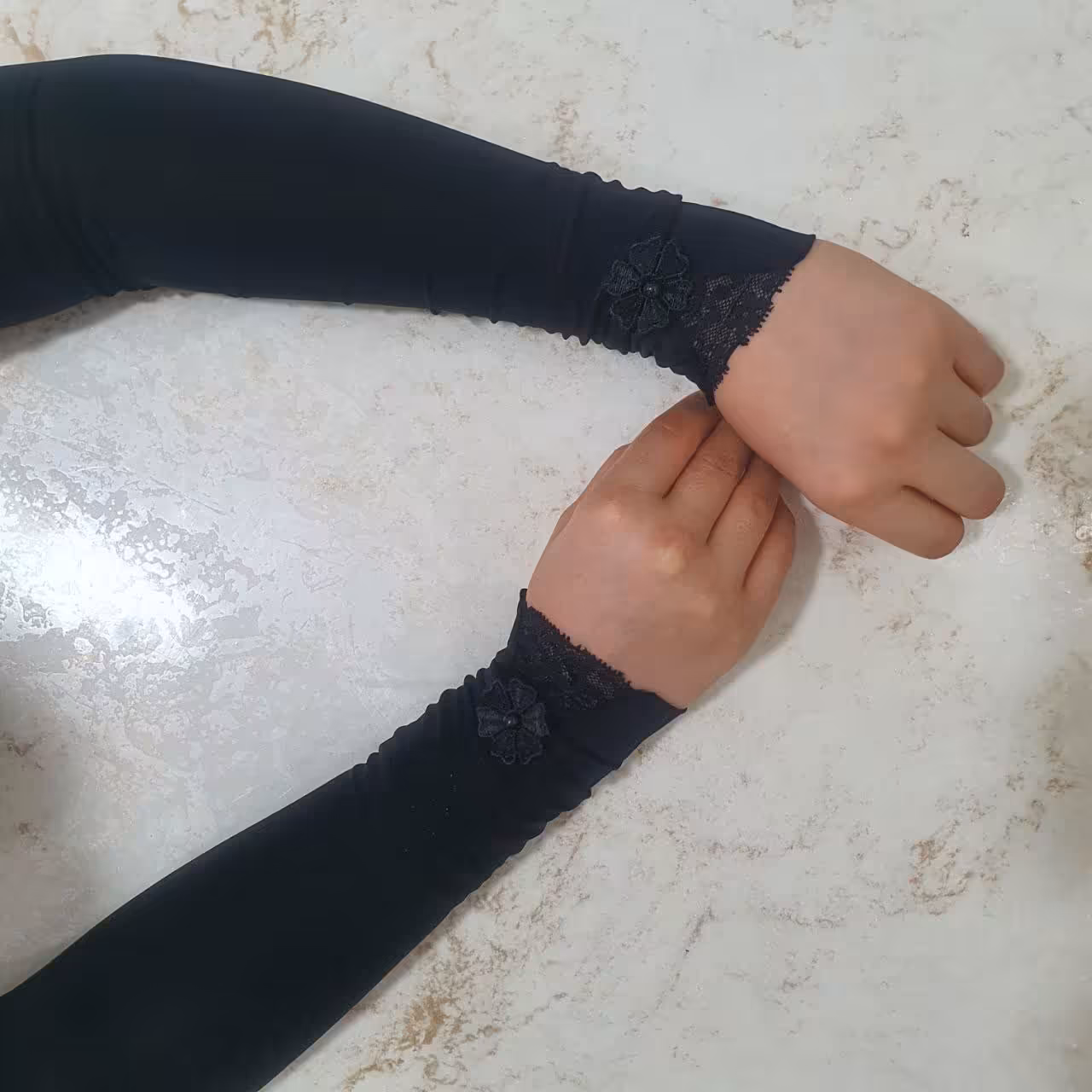 ساق دست ونیز گل رزی