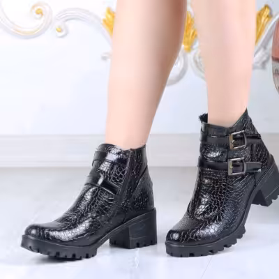 پوتین ورنی سنگی