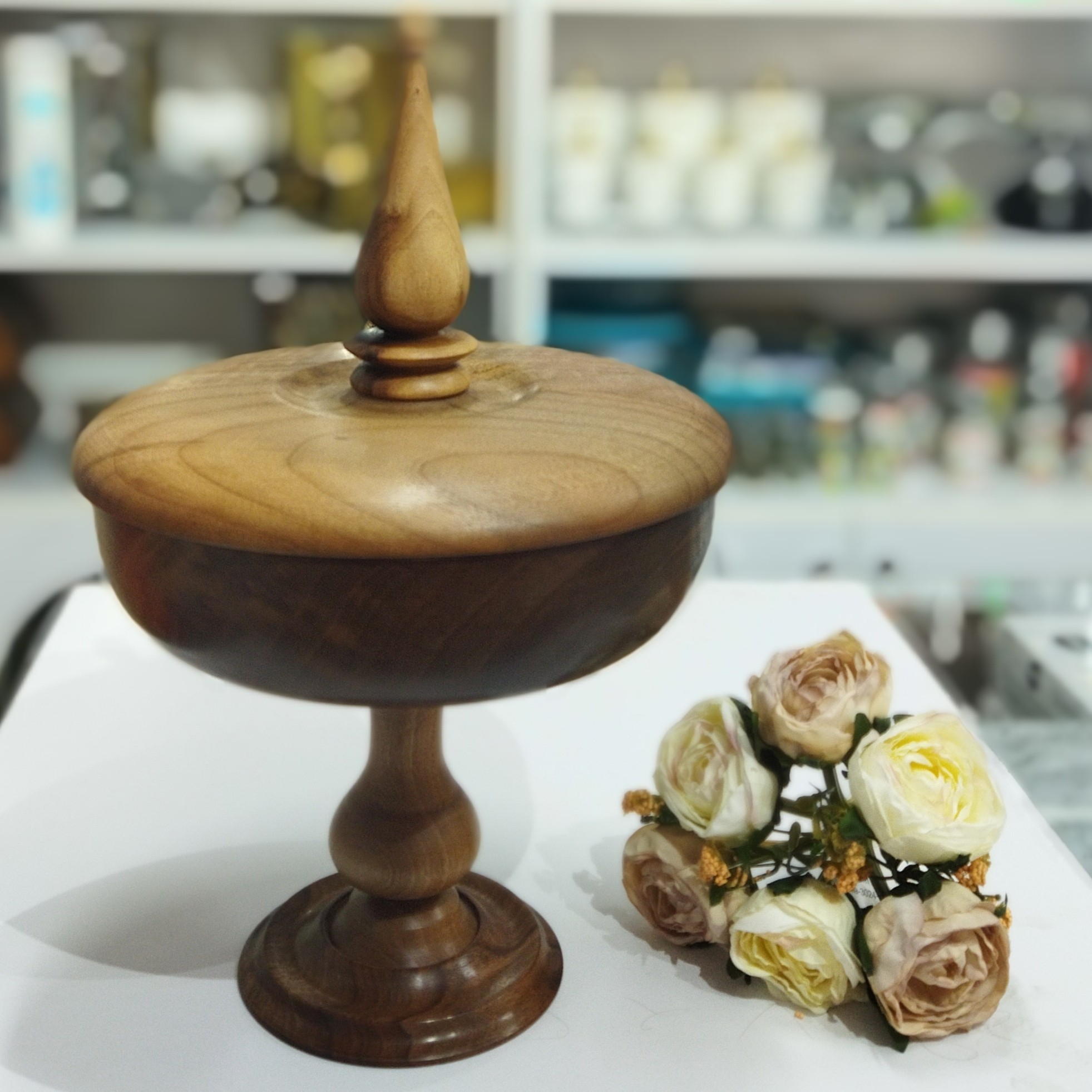 شکلات خوری چوبی