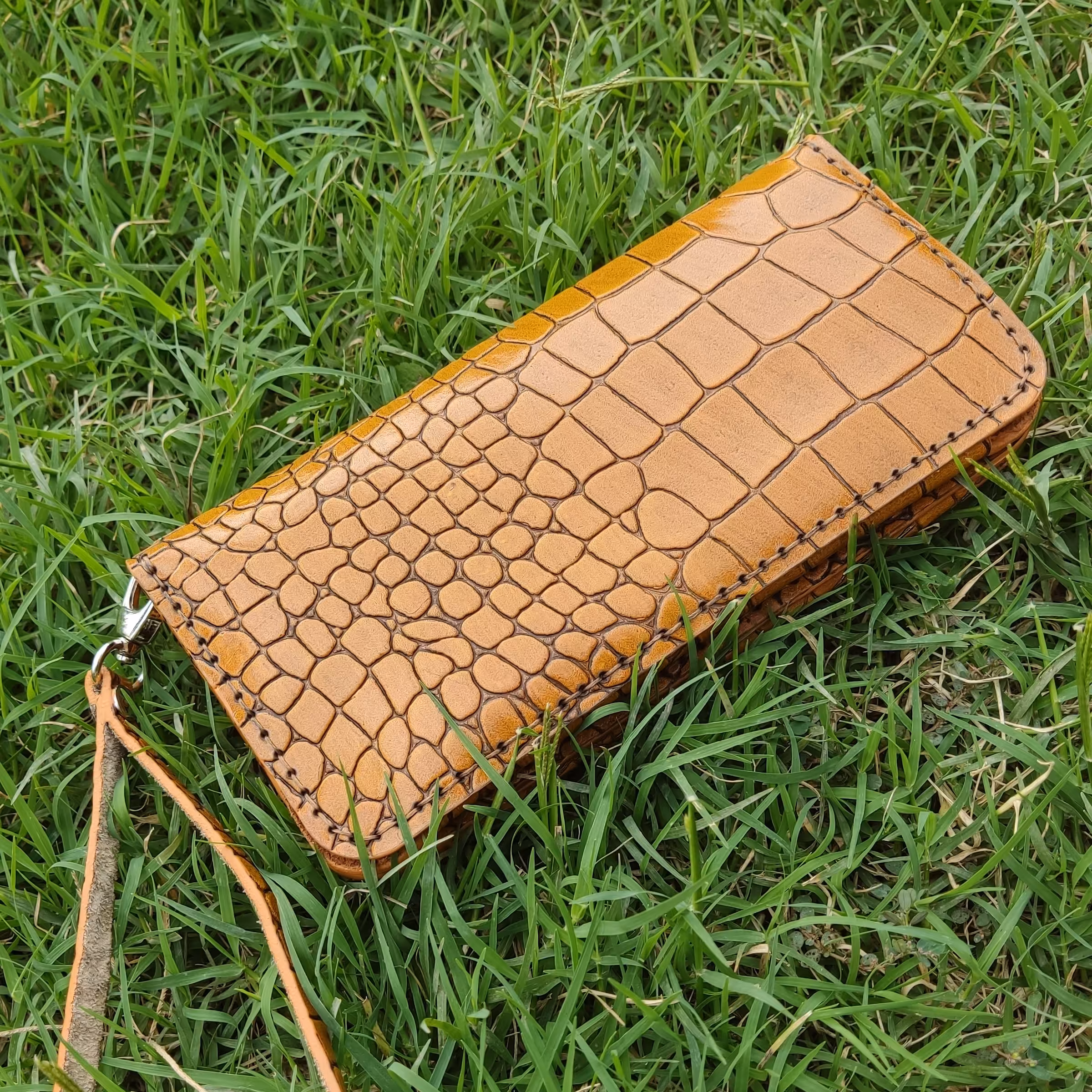 کیف دستی چرم اسپرت دستدوز