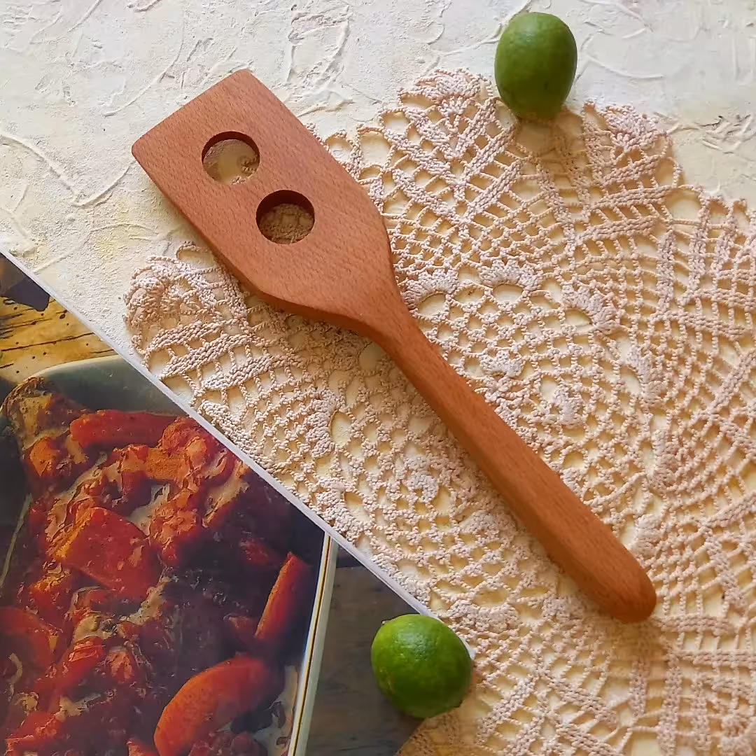 کفگیر چوبی دستساز بارلی مناسب جهیزیه عروس چوب راش 26 سانتی 