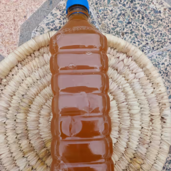 سرکه خرمای زاهدی به صورت سنتی .تمیز بهداشتی بدون استفاده از مخمر 