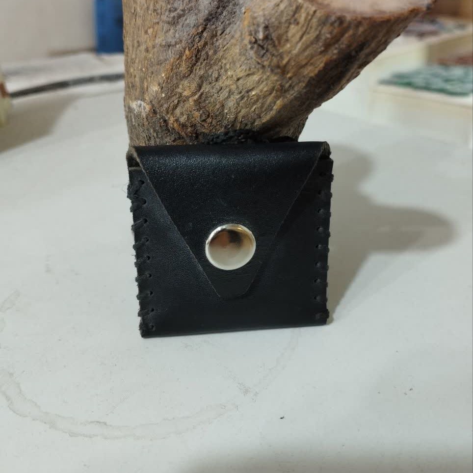 جاحرزی گردنی چرم دست دوز کوچک