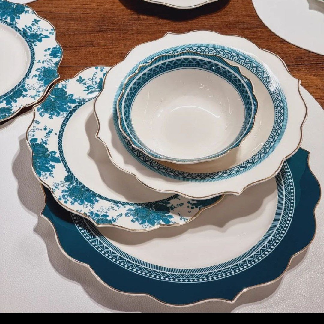 سرویس غذا خوری لبه دالبر
محصول  ترکیه
نورگذری فوق العاده عالی
لبه طلاکوب واقعی