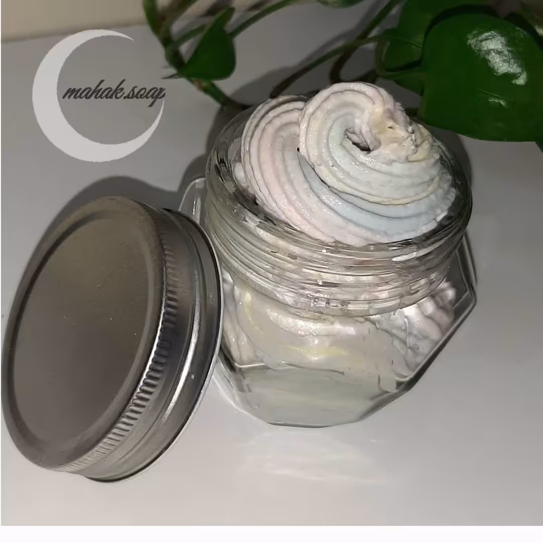 صابون خامه ای  دستساز  مخصوص پوست های خشک و معمولی . مناسب برای شیو کردن 