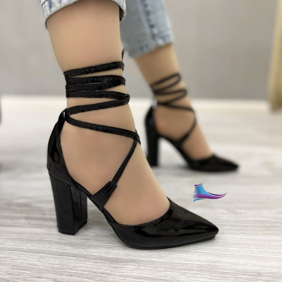 کفش مجلسی
کد 731 
قالب استاندارد 
پاشنه 7 سانت
مدل جدید
کیفیت عالی
Size36ta41