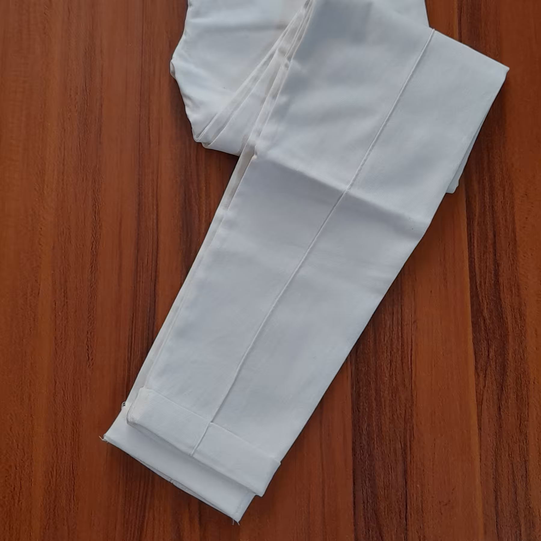 شلوار سفید کتان کش دخترانه . xxl.جنس وارداتی مناسب تا سن 15 سال  متوسط