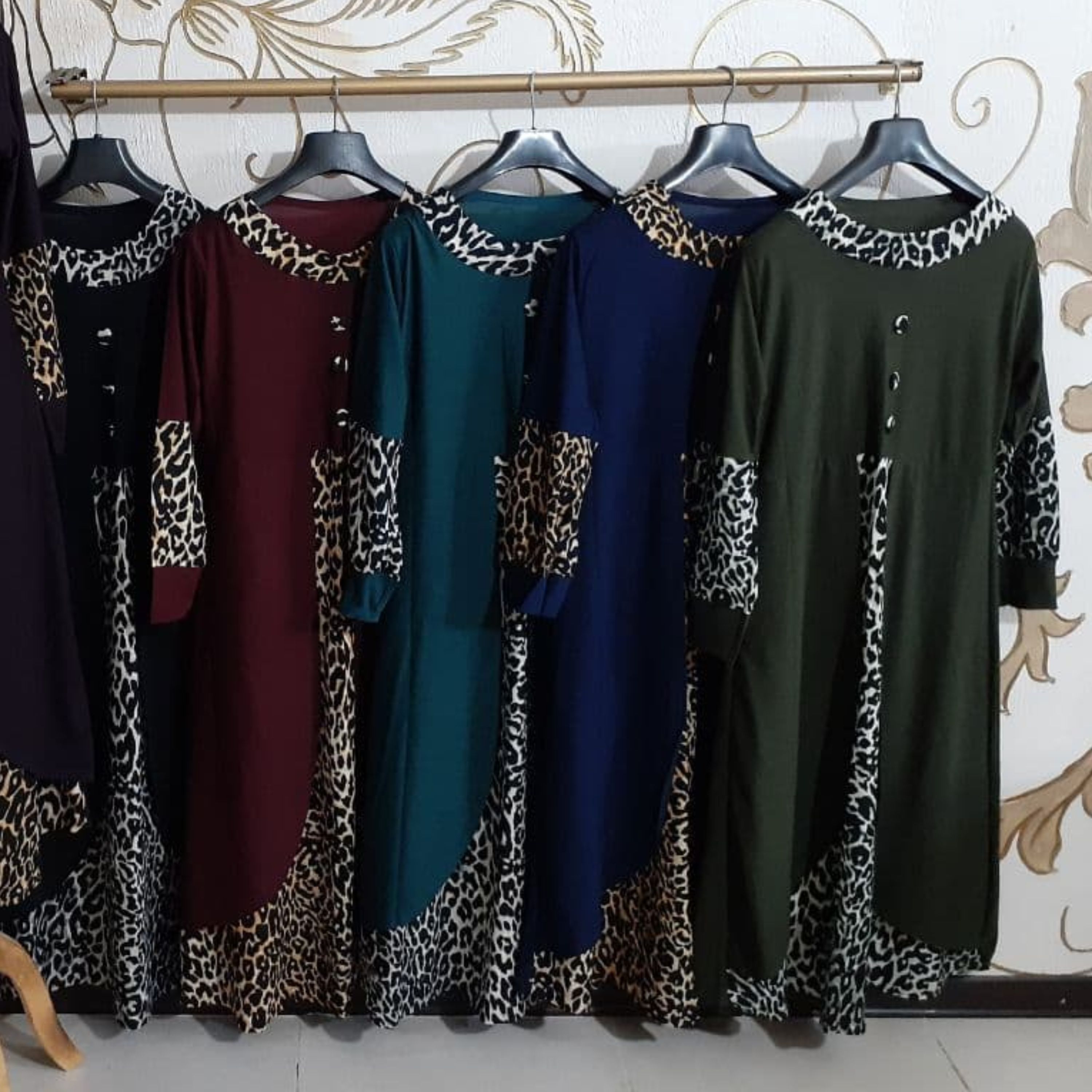 ماکسی مانتویی ( مدل دوتیکه به هم چسبیده) کرپ کش گرم بالا درجه یک