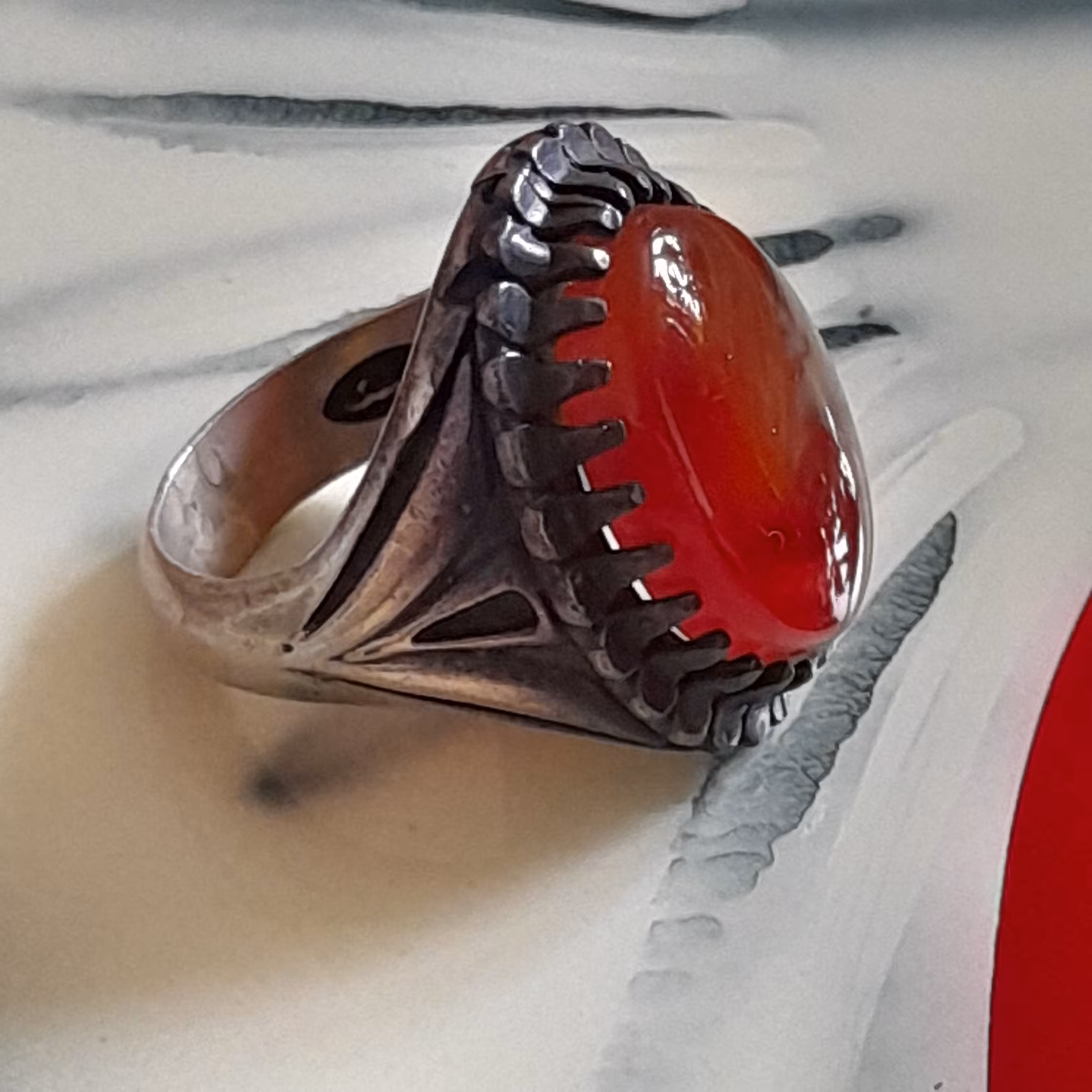 عقیق گوشتی سرخ یمنی 