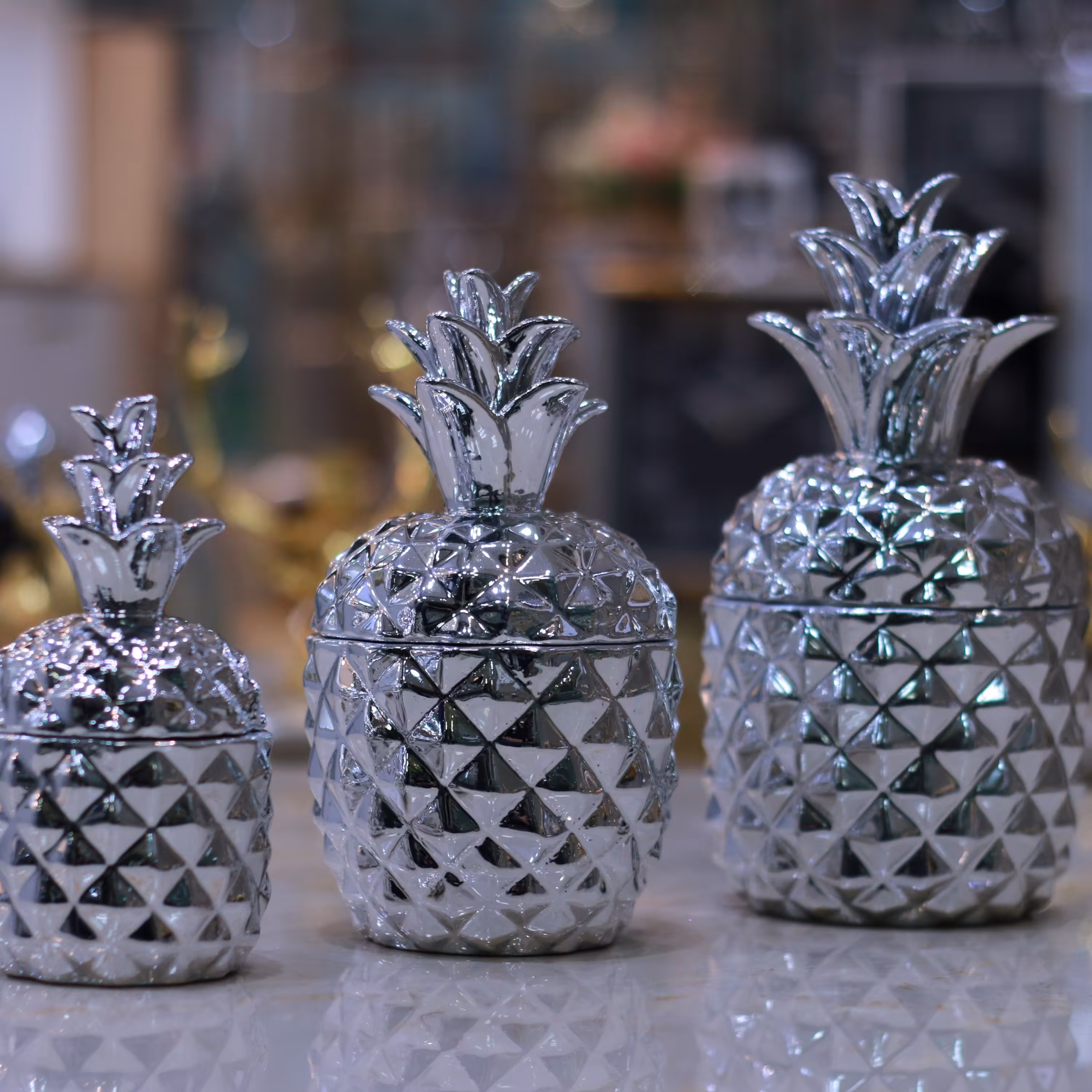 شکلات خوری و قندان آناناس سرامیکی طلایی و نقره ای 