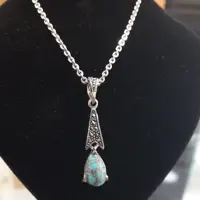 پلاک نقره و فیروزه اصل و معدنی نیشابوری ی کار بسیار زیبا و شیک مجلسی