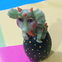 تخم مرغ سفالی با نماد سال جدید اژدهای فانتزی قابل سفارش در رنگ و طرح انتخابی شما قابل شستشو 