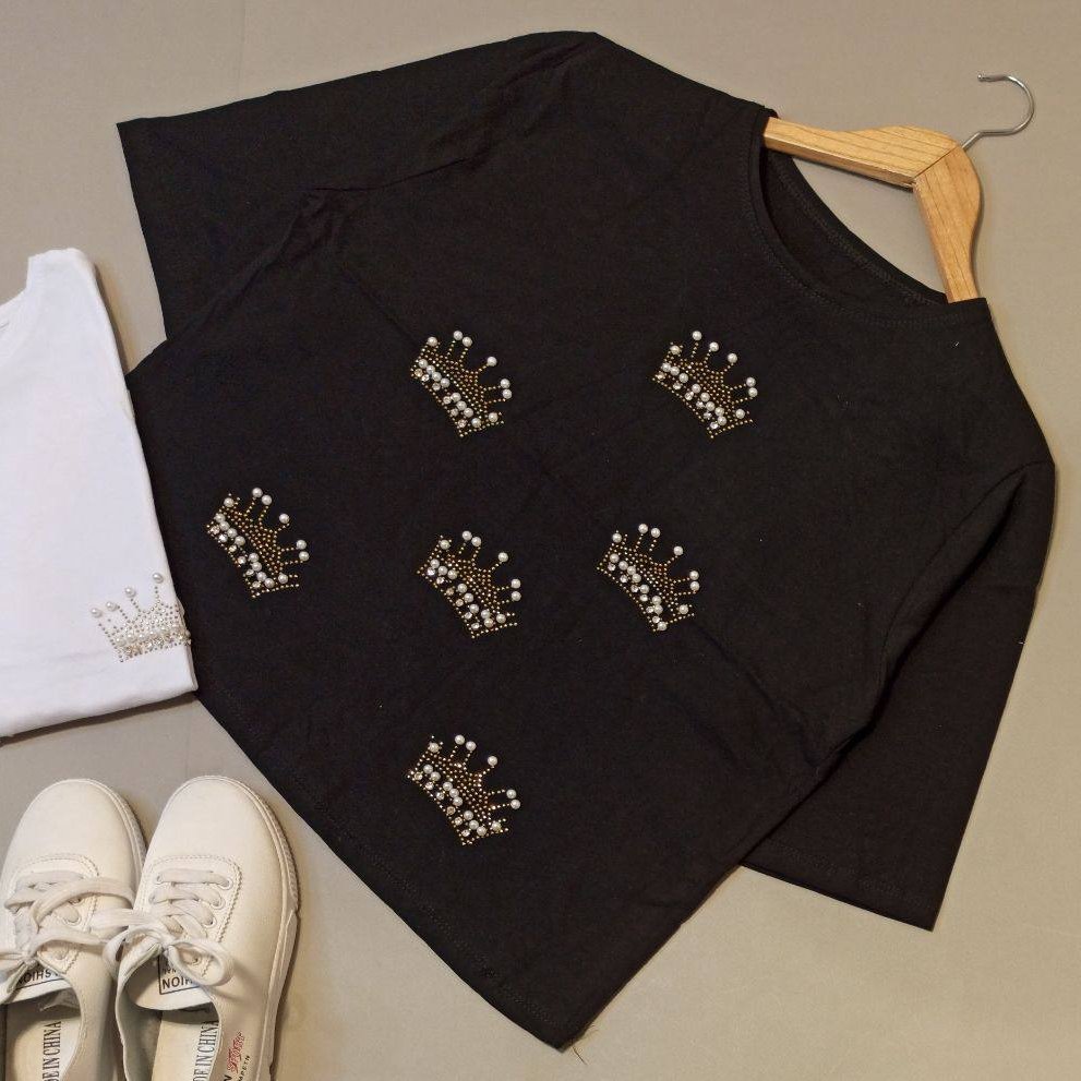 کراپ در 2 طرح تاج و سنجاق
.سایز: فری سایز
رنگ بندی..مشکی و سفید