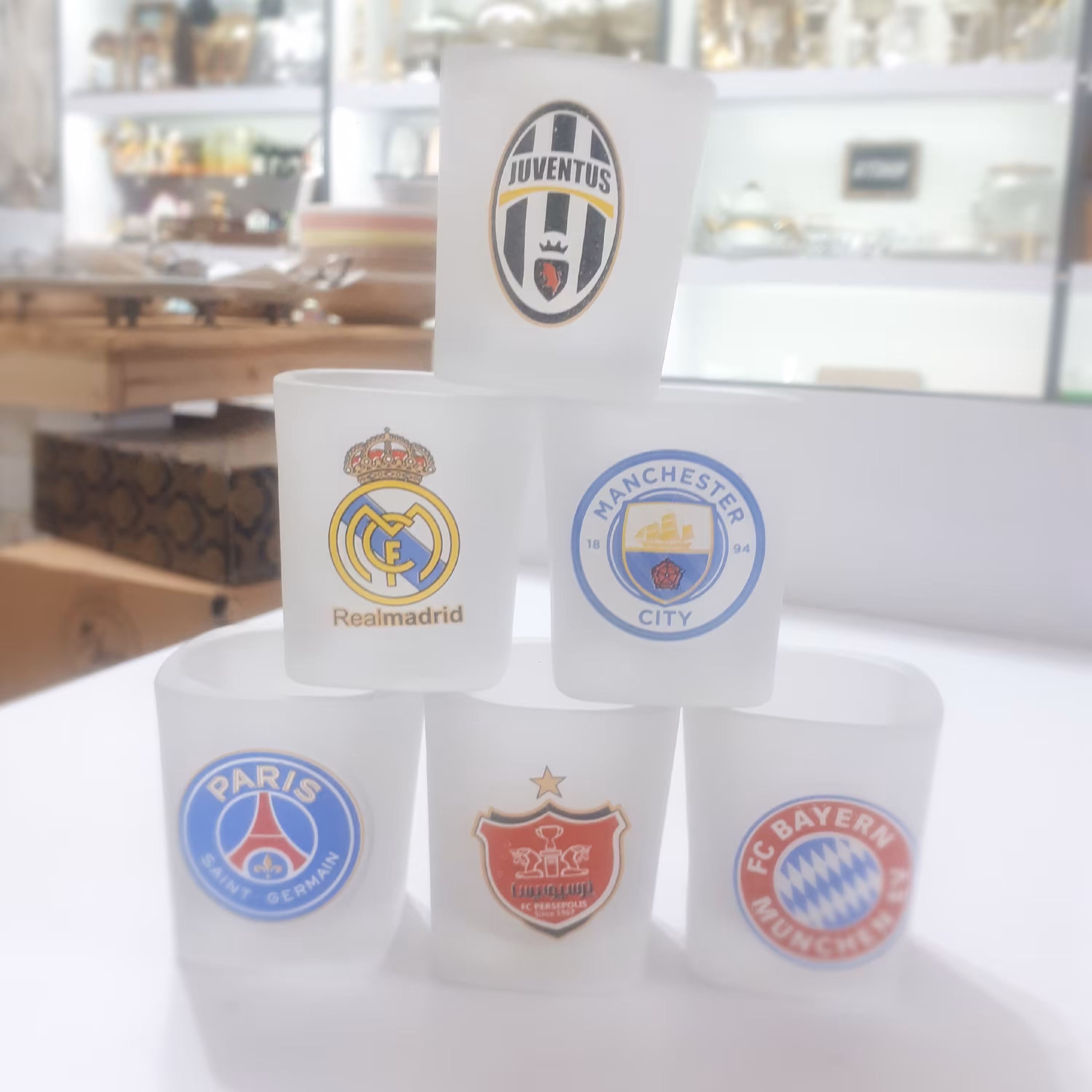 شات شیشه مات سفید مدل فوتبال 