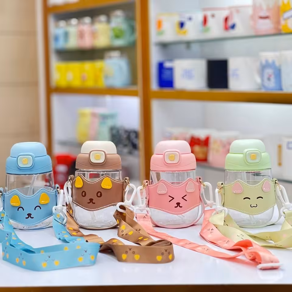 قمقمه نشکن روکش چرمی صورت حیوانات نی دار و بند دار