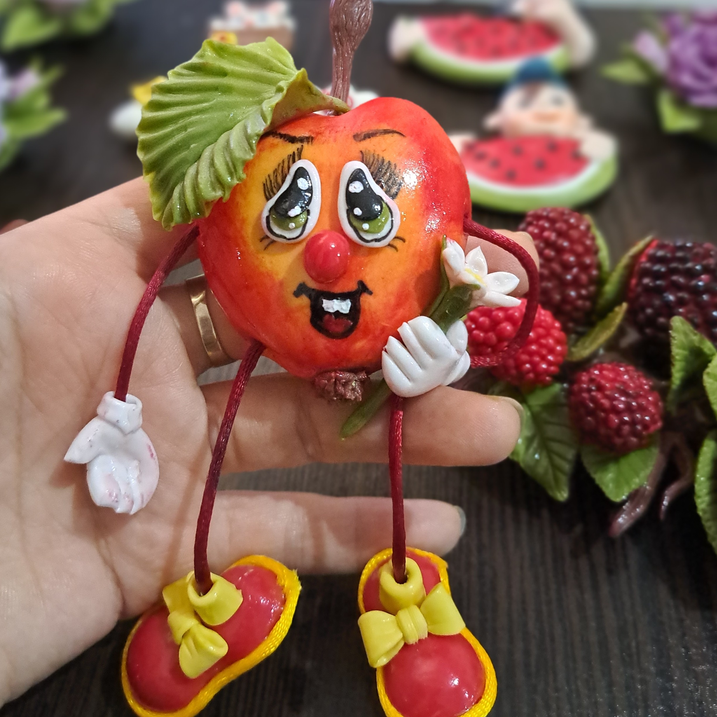 مگنت سیب خوشگل و گوگولی