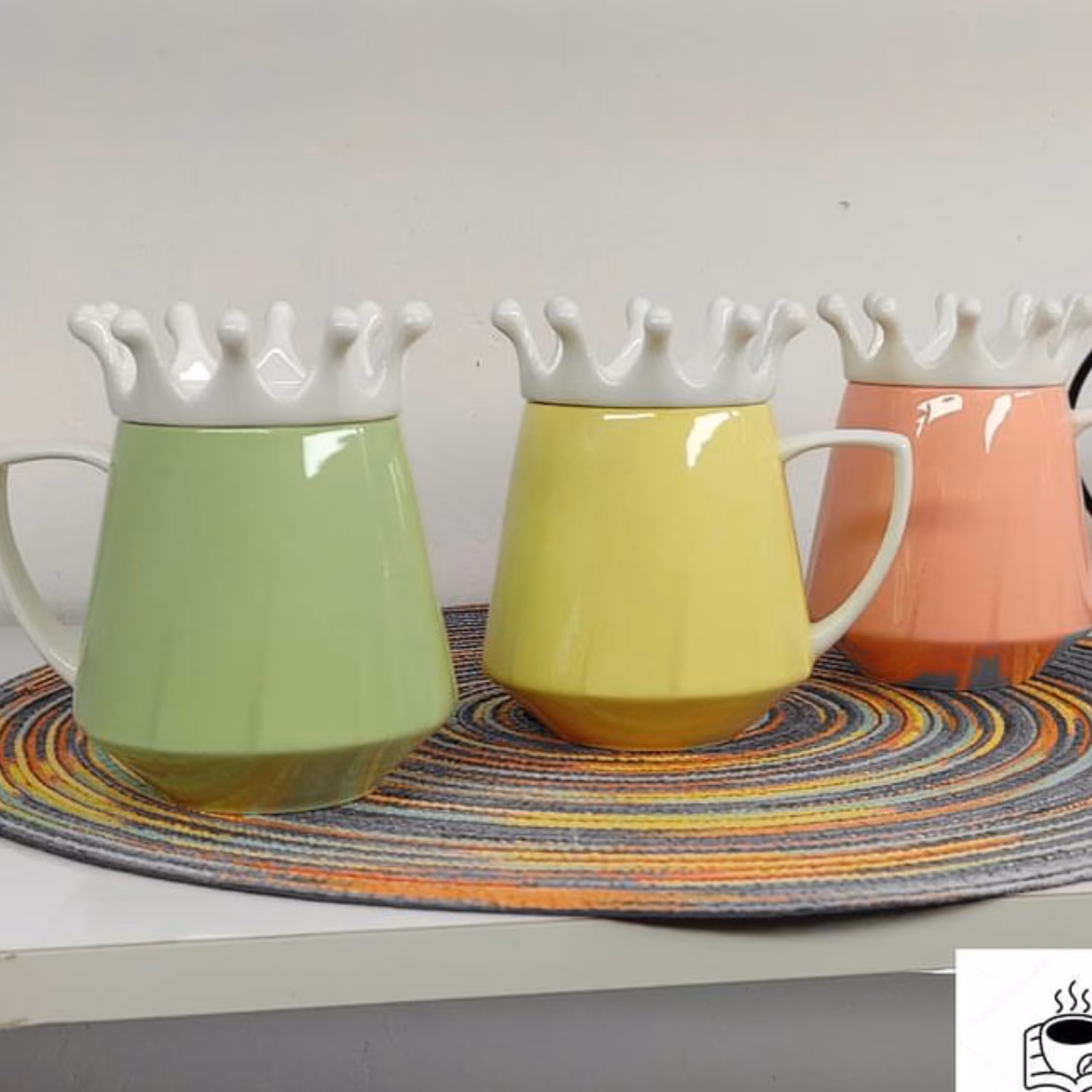 ماگ درب دار طرح تاج