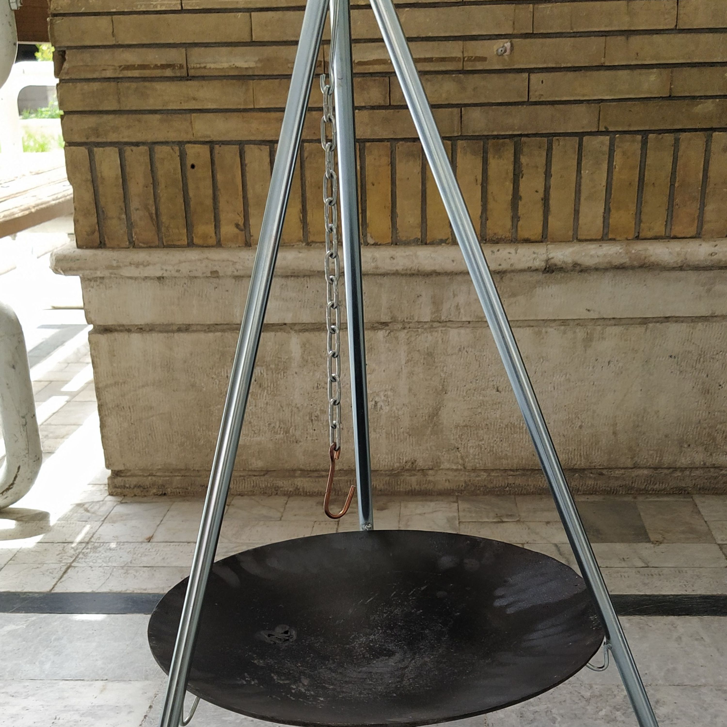ساچ چدنی قطر 45 سانتی سه پایه اتشی