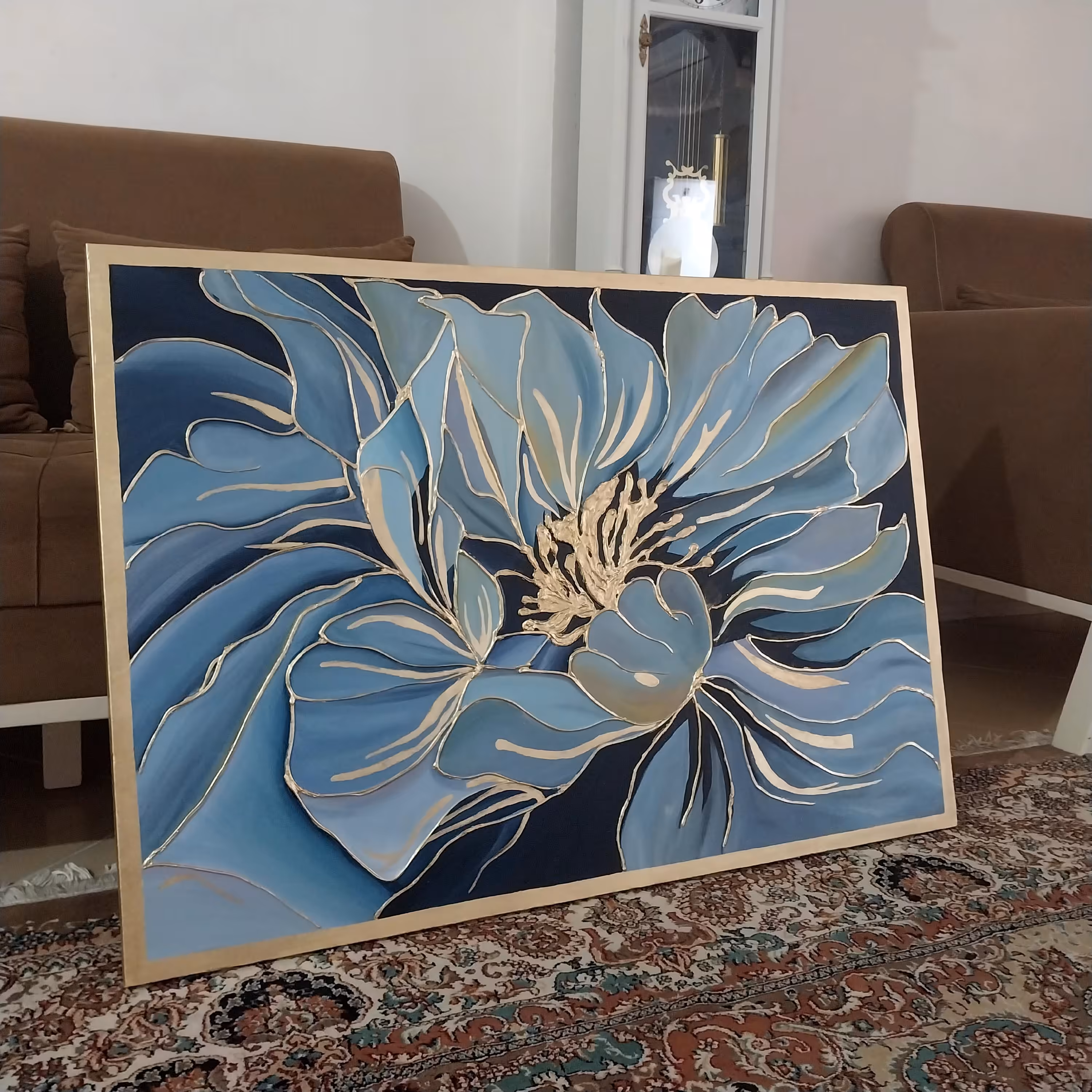  تابلو دکوراتیو و برجسته طرح گل عروس کار شده با ورق طلا و رنگ اکریلیک اجرا شده روی بوم 