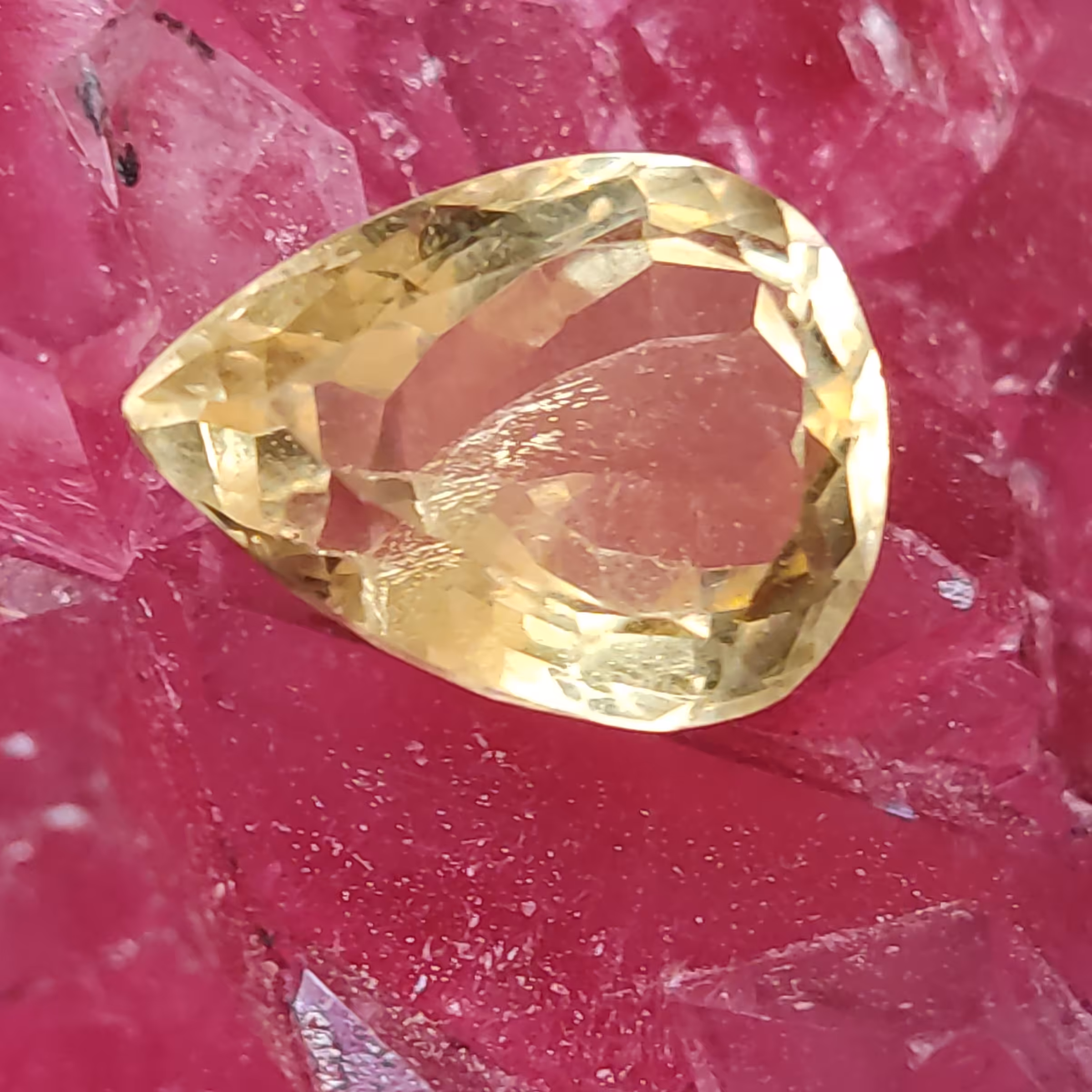 سیترین سنگ جذب ثروت کاملا طبیعی بدون رنگ وهیت به قیمت عمده