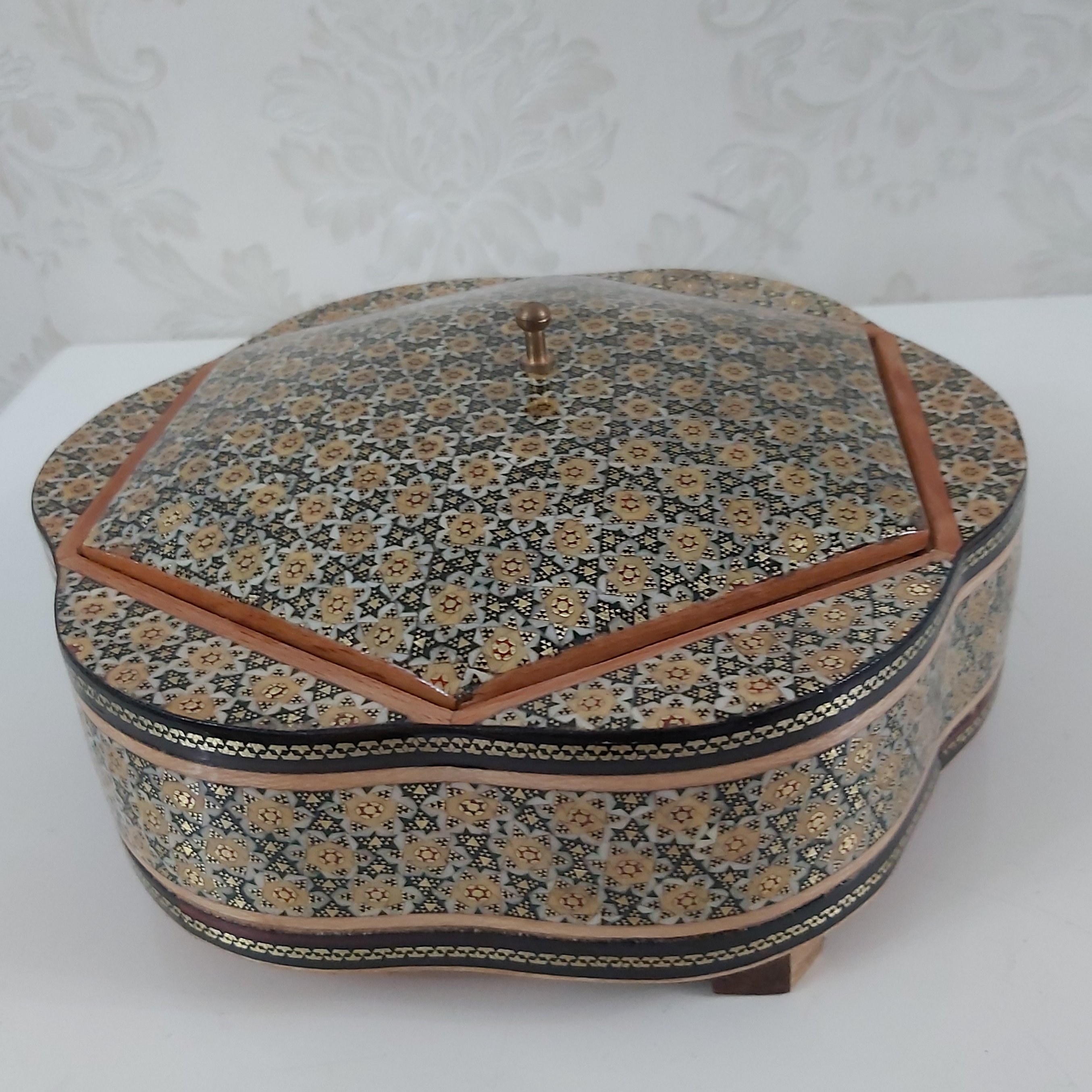 شکلات خوری تک درب خاتمکاری