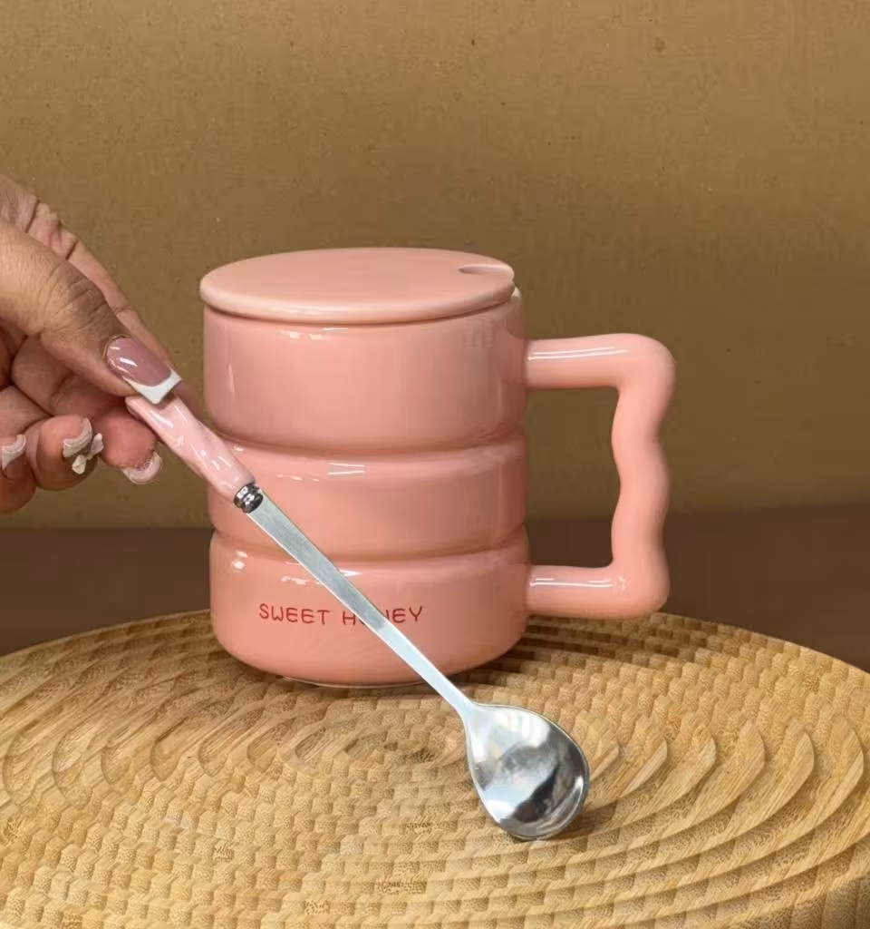 ماگ سرامیکی مدل درب و قاشق دار