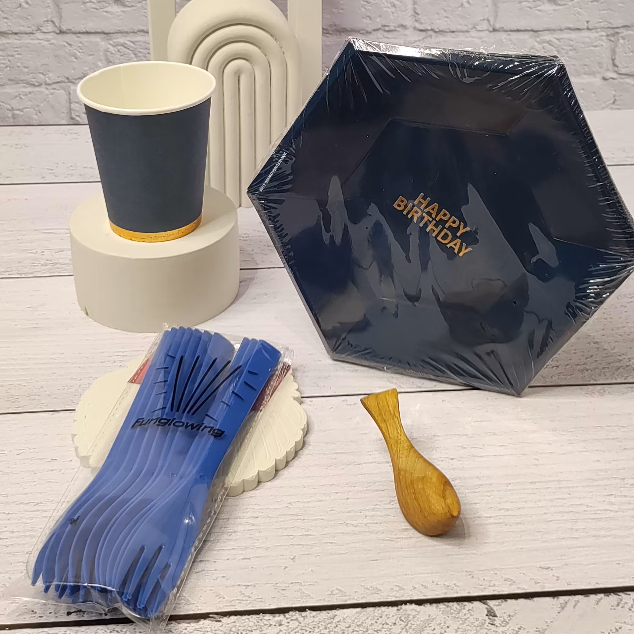 تم تولد شش ضلعی طلاکوب سورمه ای