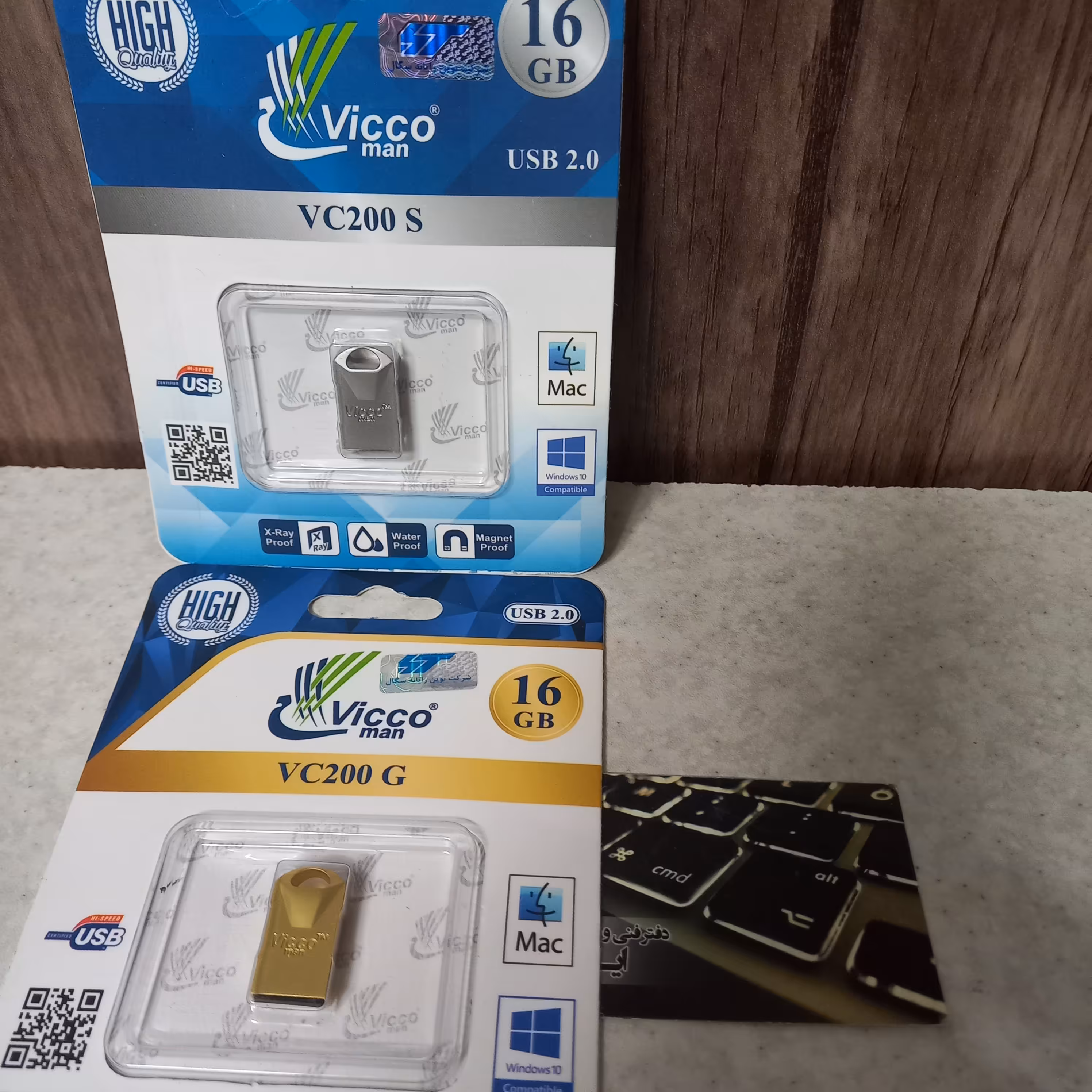 فلش 16 گیگ ویکومن  دارای بدنه فلزی مقاوم در برابر رطوبت گارانتی مادام