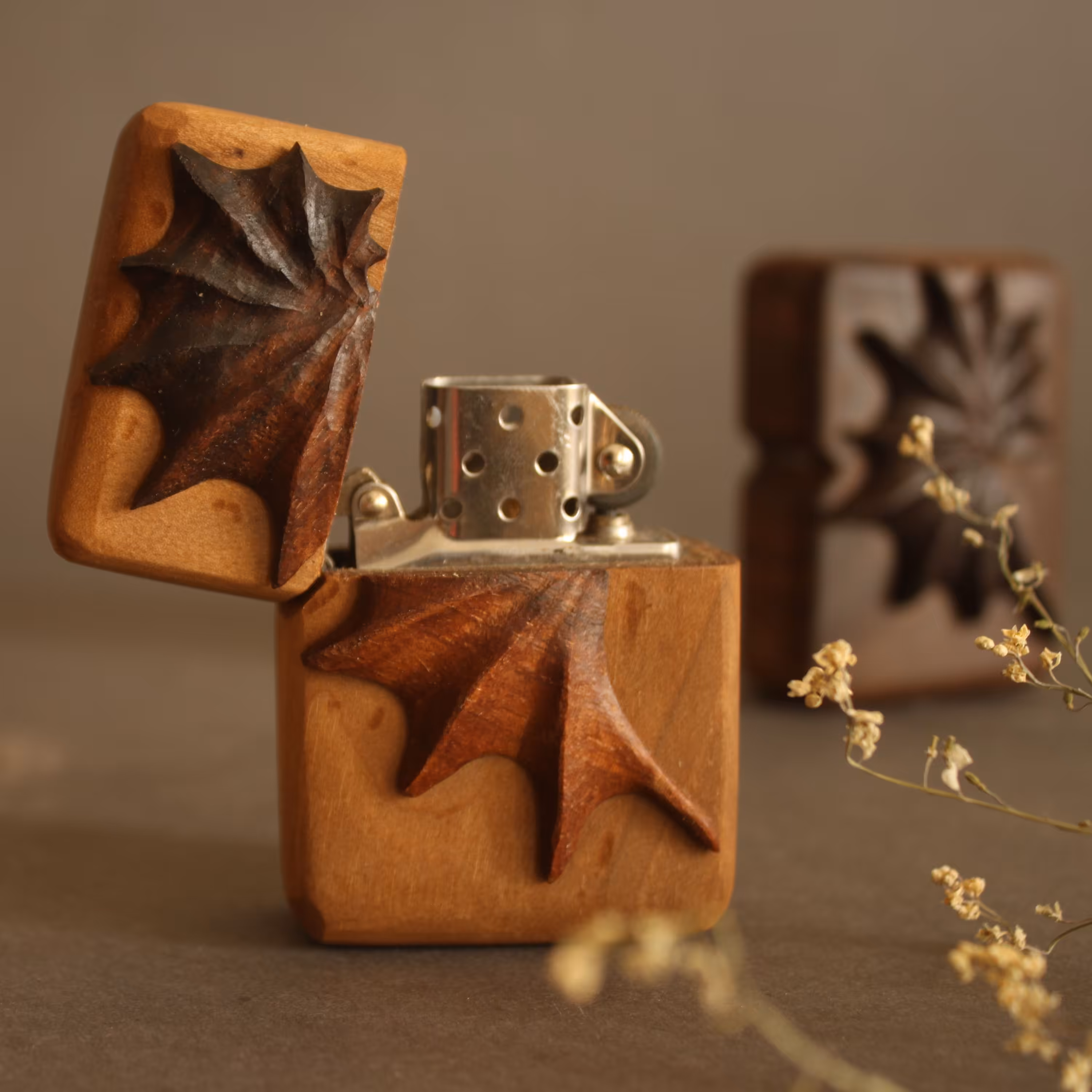 فندک چوبی دست ساز طرح صدف ساخته شده با چوب گردو