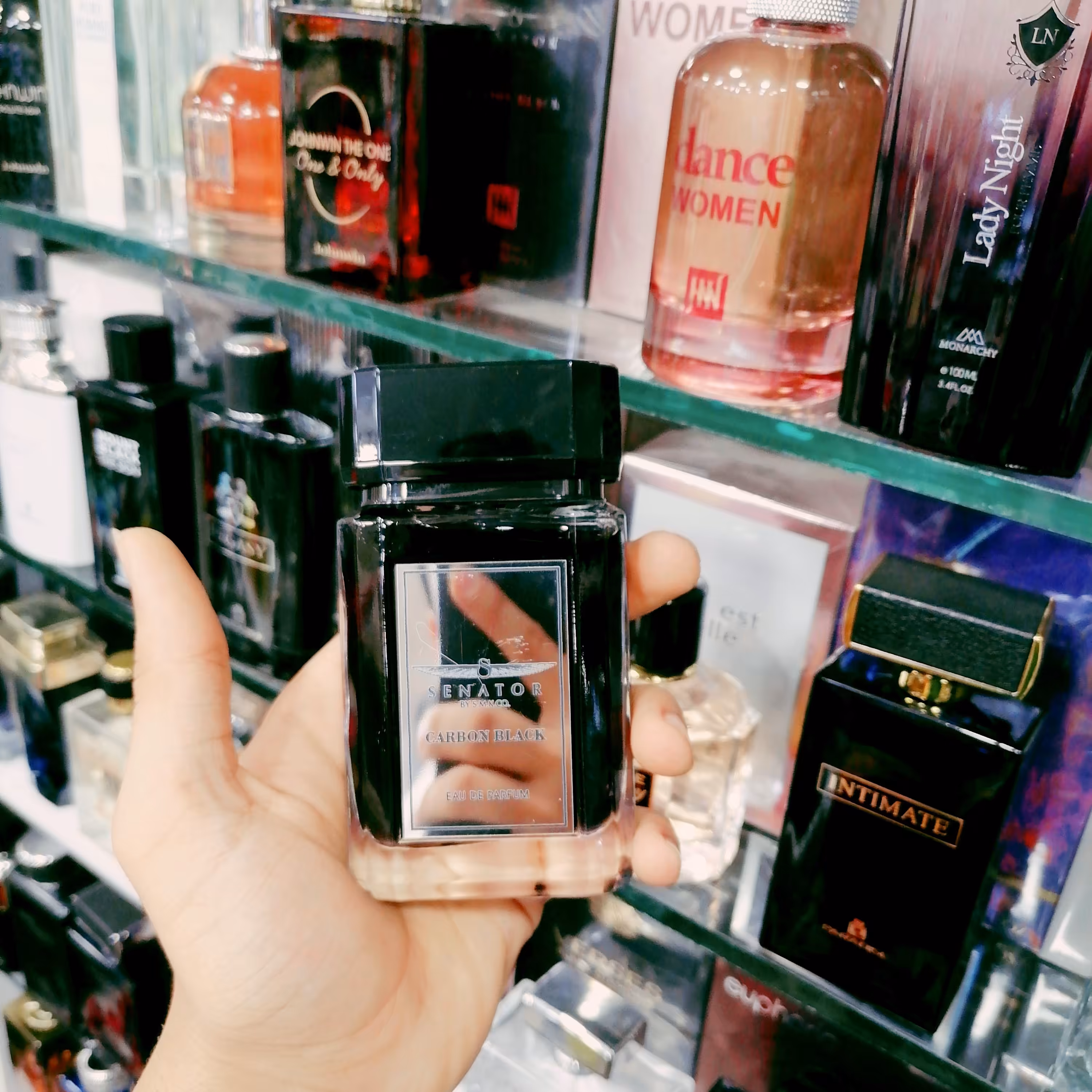 عطر ادکلن سناتور کربن بلک، سناتور مشکی، سناتور بلک