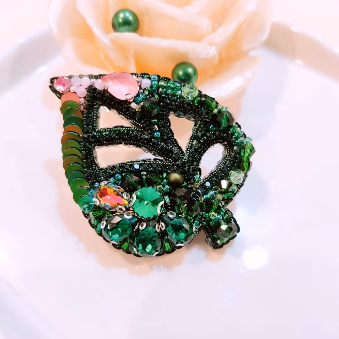 گلسینه برگ جواهردوزی