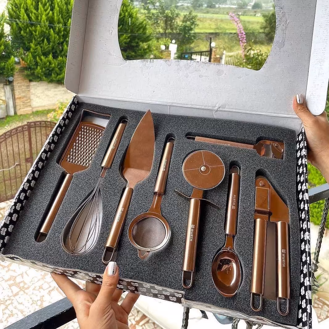 ست اشپزخانه هشت پارچه 
رزگلد
ساخت ترکیه
کیفیت عالی

