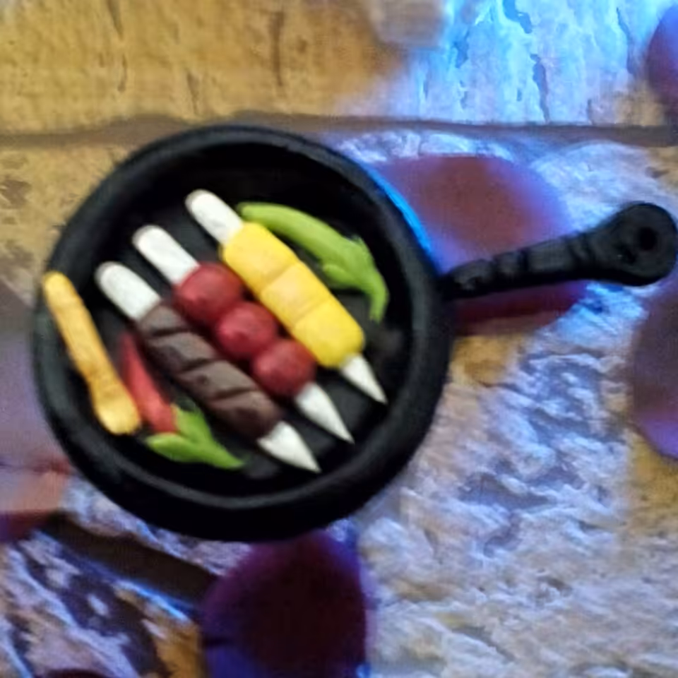 مگنت کباب دست ساز خمیر ایتالیایی پشت کار آهن ربا نصب شده قابل استفاده بر روی سطوح فلزی