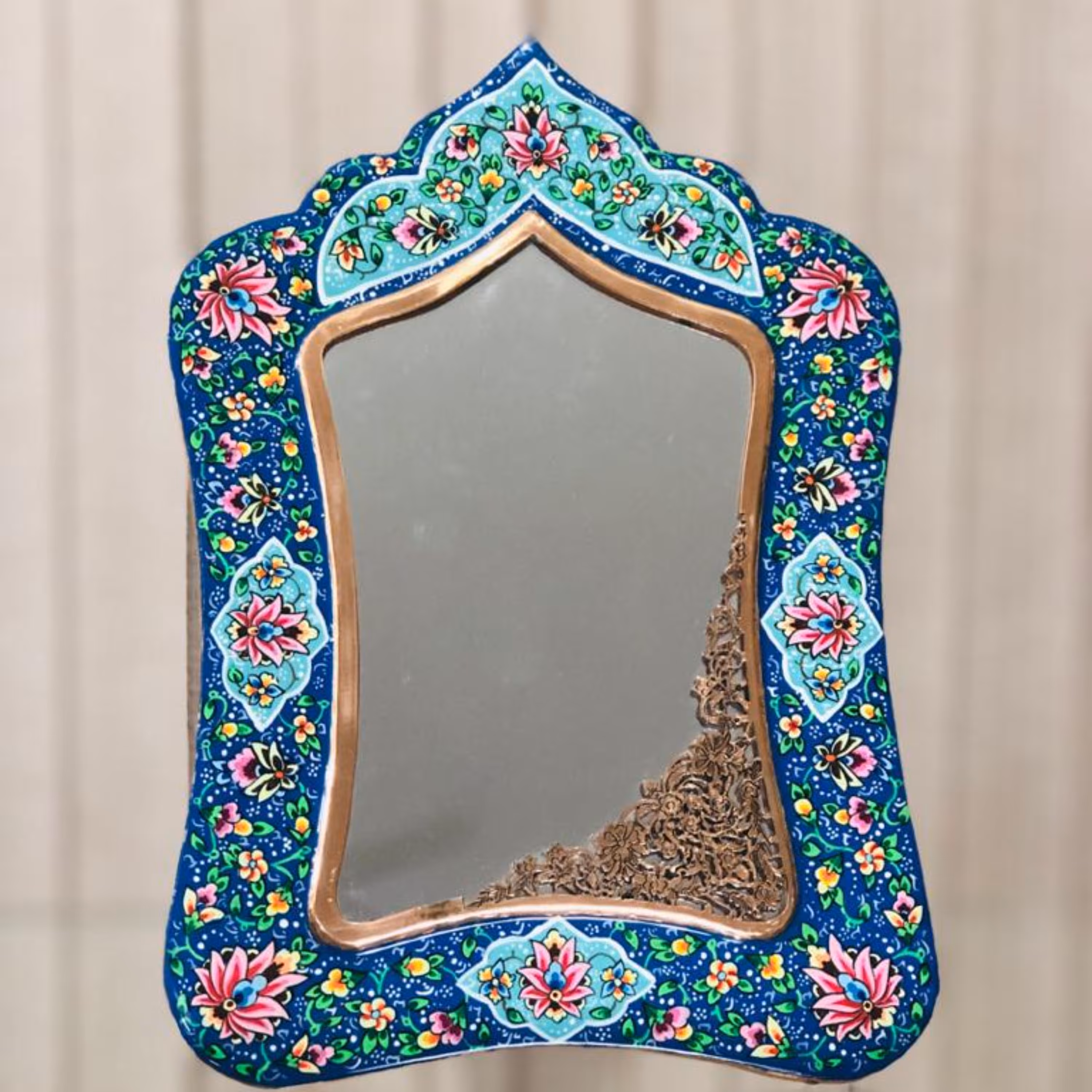 آینه مستطیل مس و پرداز  ارتفاع 38 سانتی متر، اثر استاد آقاجانی با ضمانت نامه 3 ساله